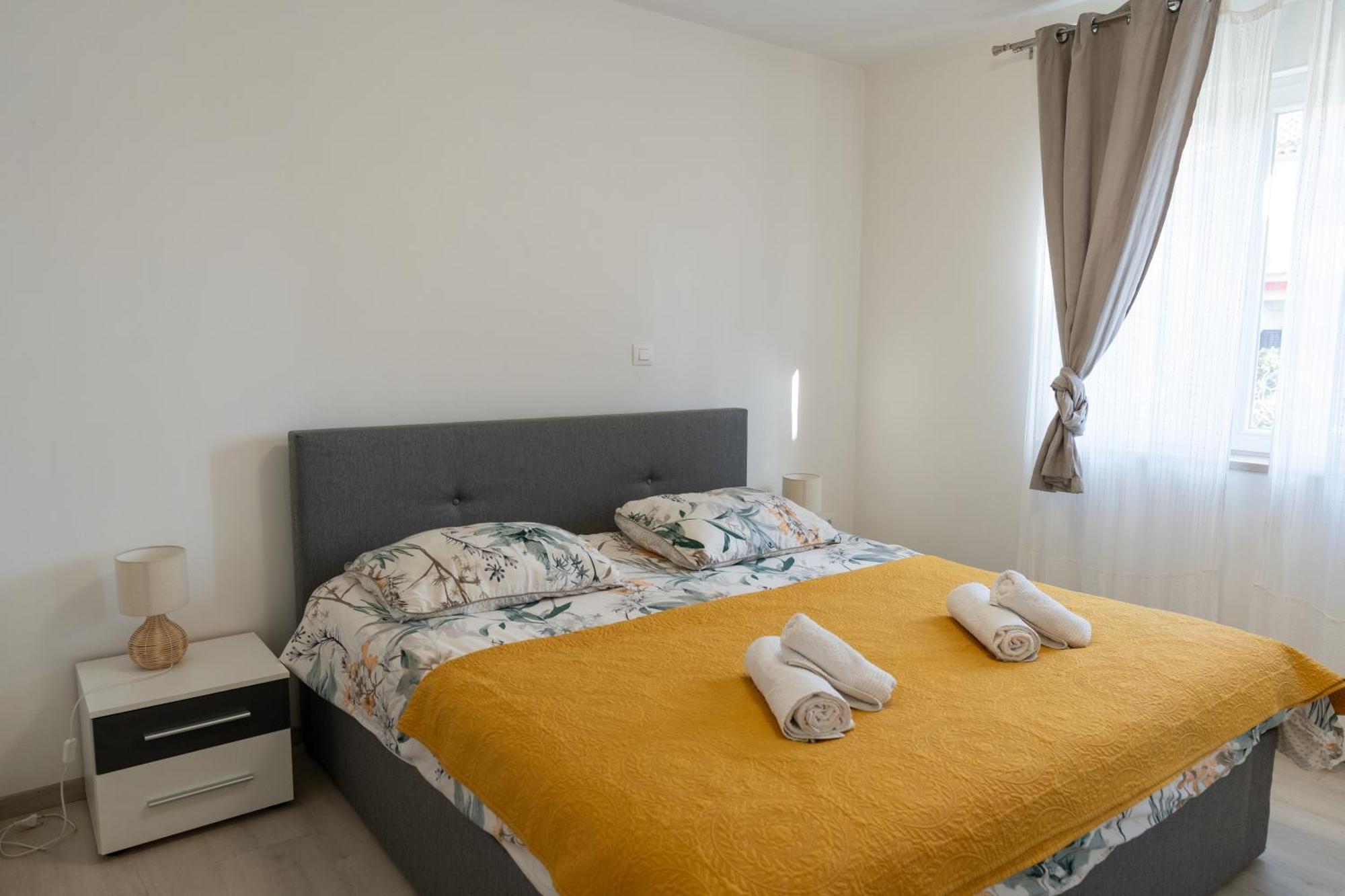 Apartman Two-bedroom Rea In *