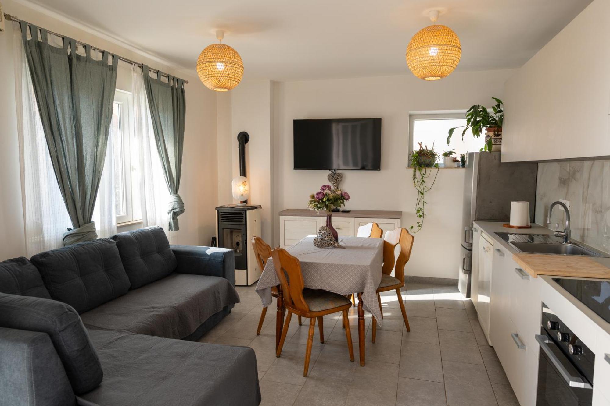 Two-bedroom Rea In *