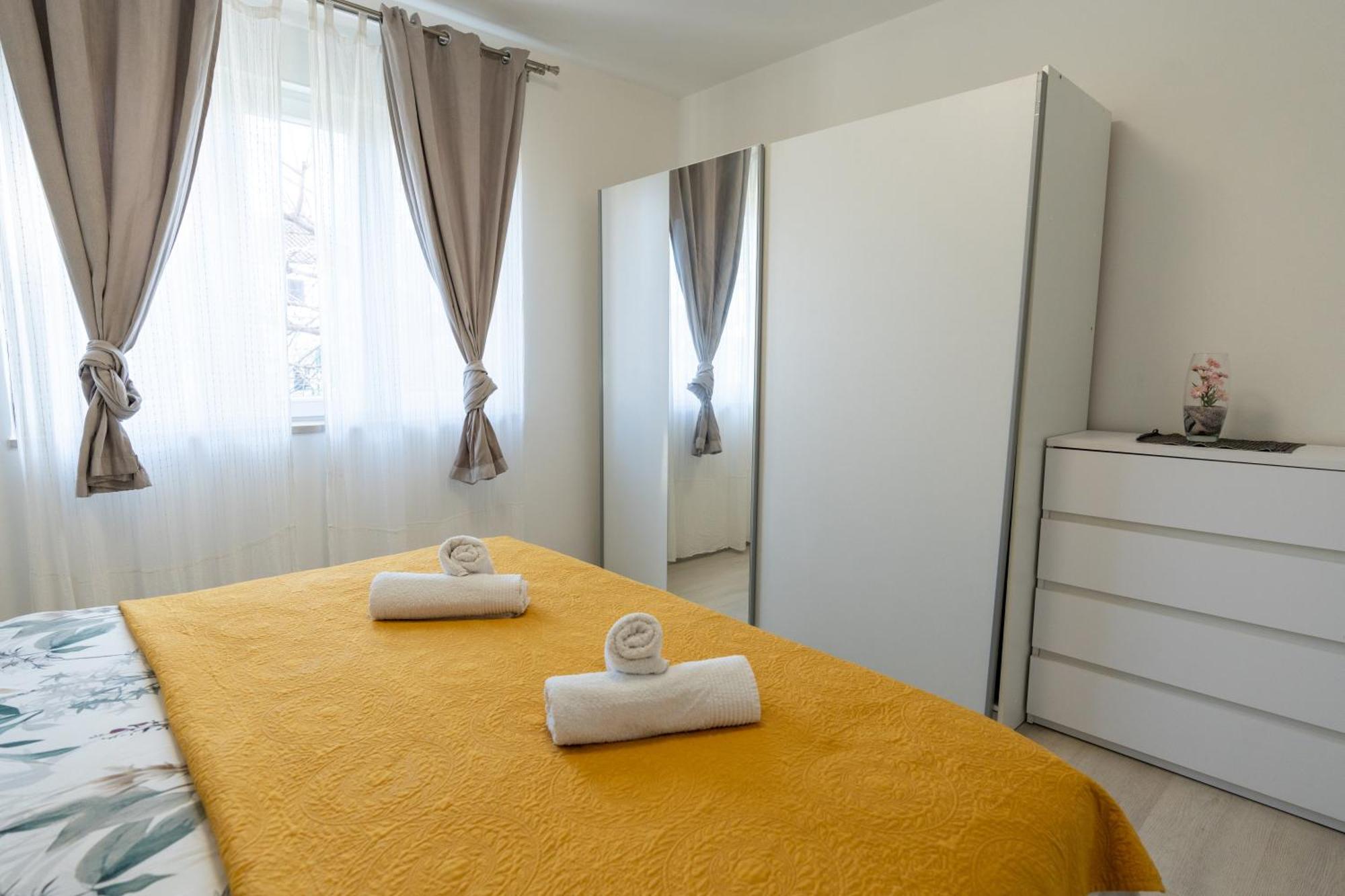 Two-bedroom Rea In Rovinj
